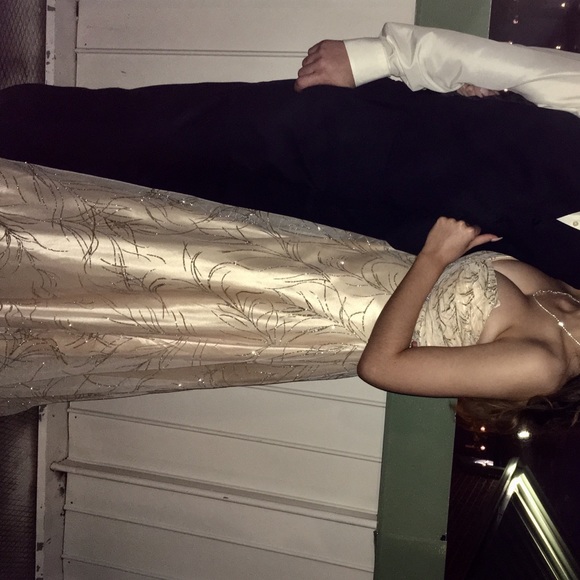 Prom dress - Picture 2 of 3